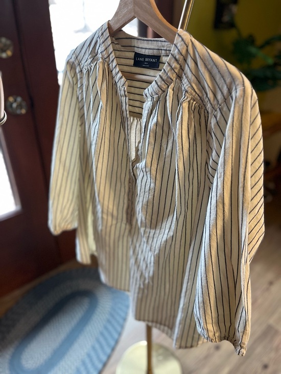 Lane Bryant White Navy Pinstripe Peasant Button-Front Top - Picture 5 of 6